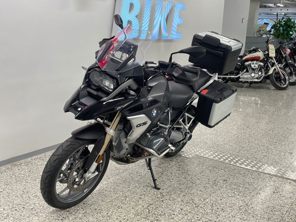BMW R 2019 Musta