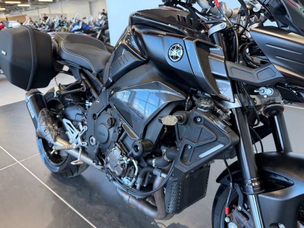Yamaha MT-10 2018 Musta