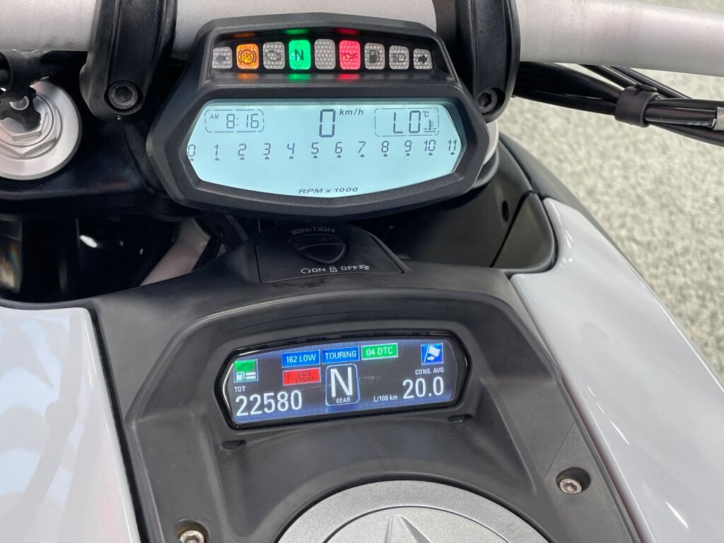 Ducati DIAVEL 2014 Musta