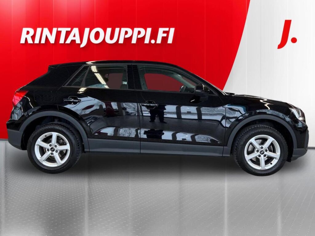 Audi Q2 2023 Musta