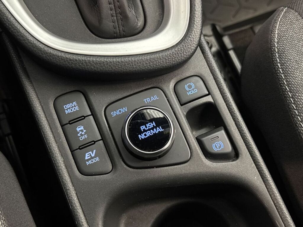 Toyota Yaris Cross 2022 Sininen