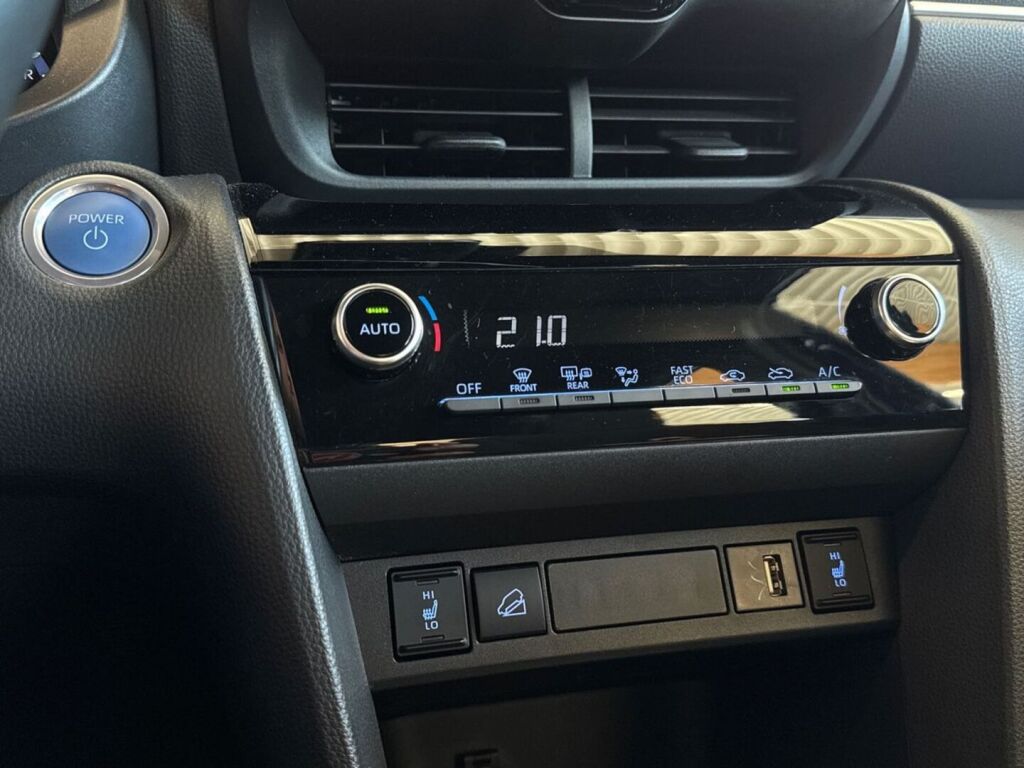 Toyota Yaris Cross 2022 Sininen