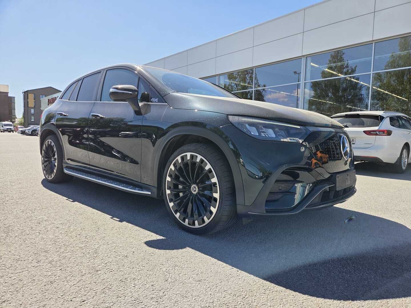 Mercedes-Benz EQE SUV