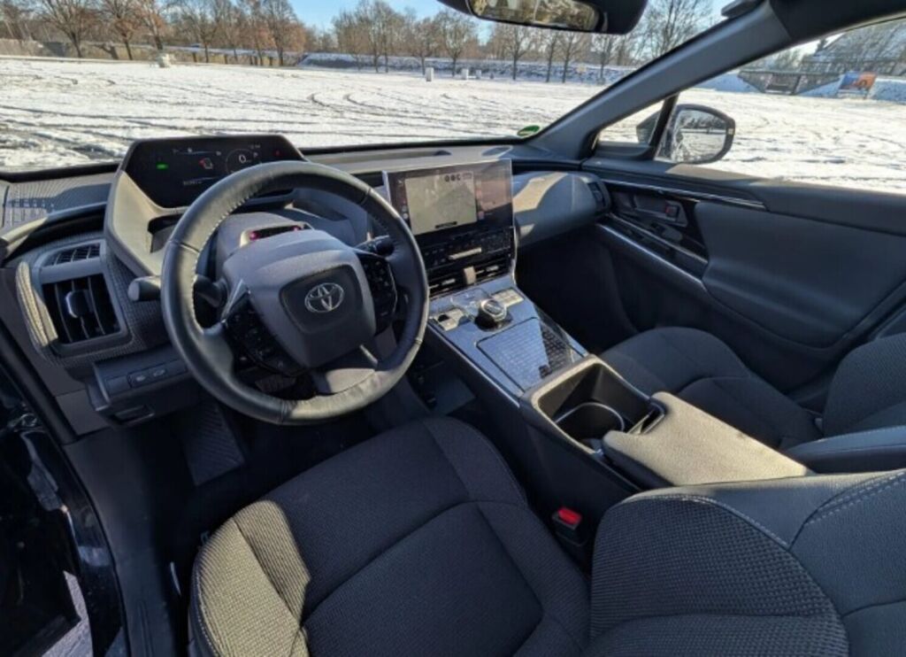 Toyota bZ4X 2025 