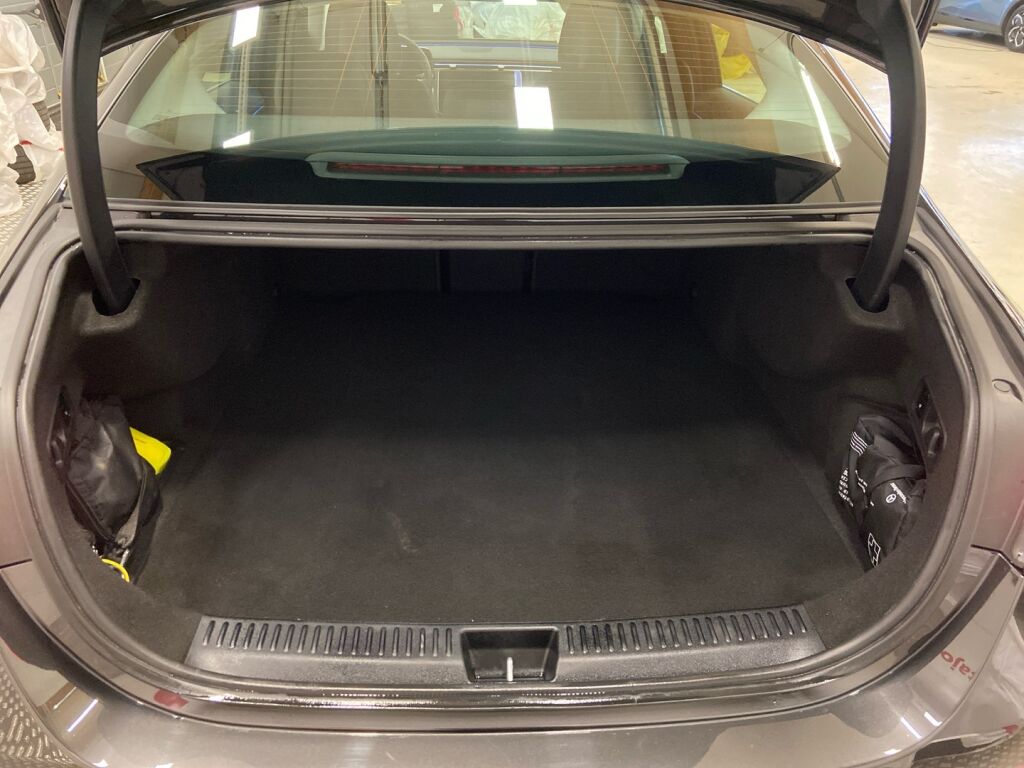 Mercedes-Benz E 2024 