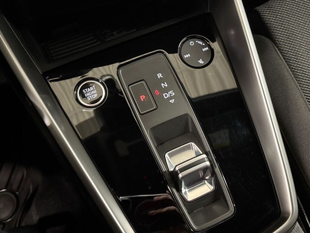 Audi A3 2022 Valkoinen