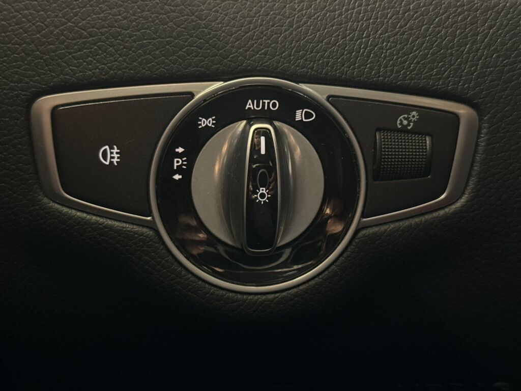 Mercedes-Benz E 2021 Grafiitinharmaa metalliväri