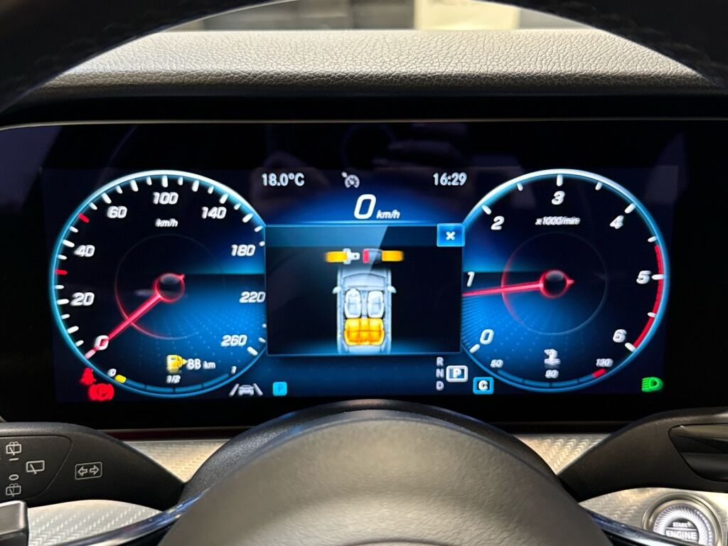 Mercedes-Benz E 2021 Grafiitinharmaa metalliväri