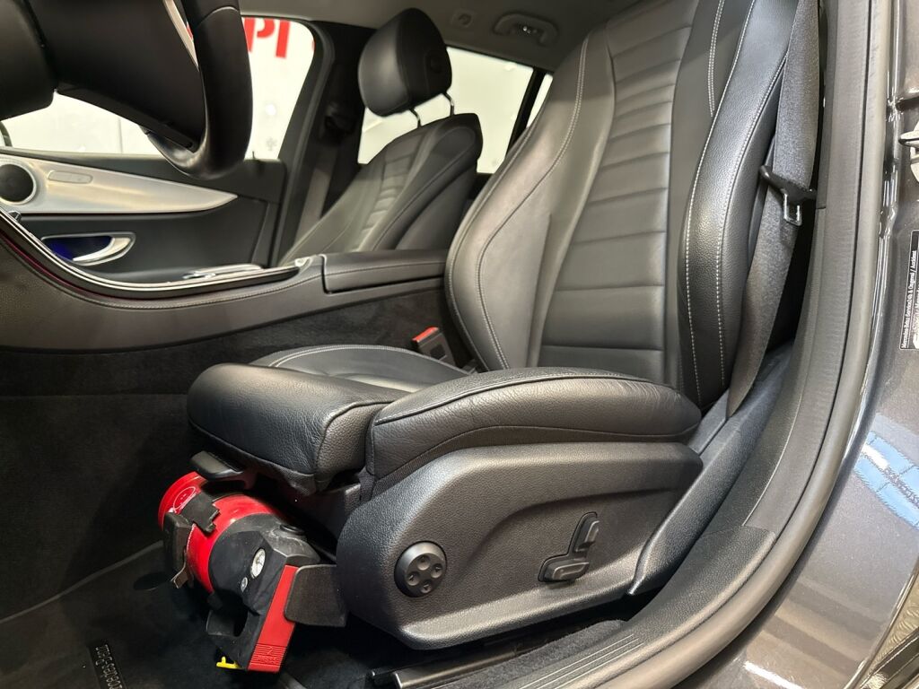 Mercedes-Benz E 2021 Grafiitinharmaa metalliväri