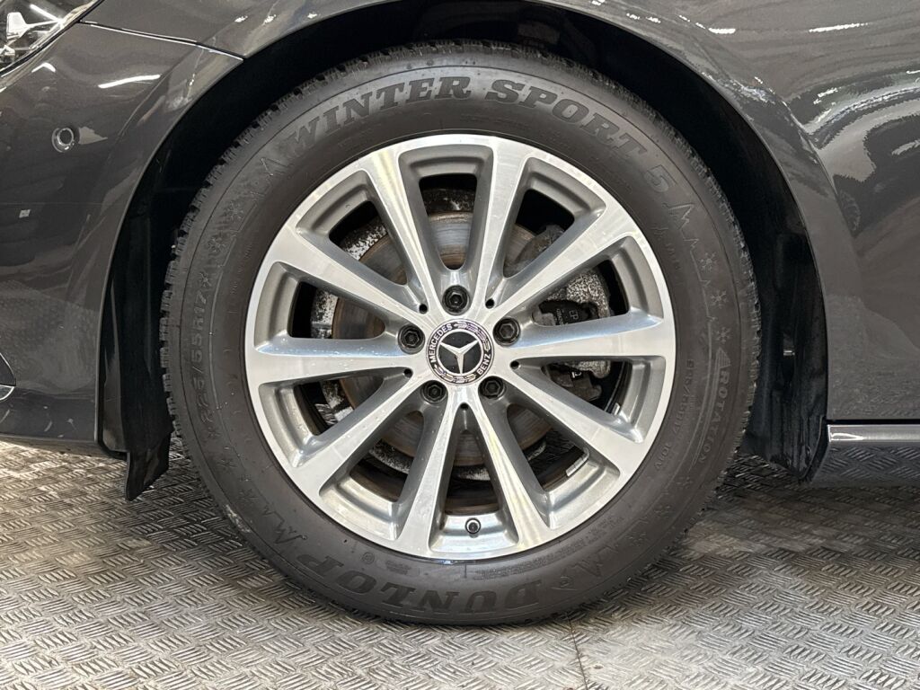 Mercedes-Benz E 2021 Grafiitinharmaa metalliväri