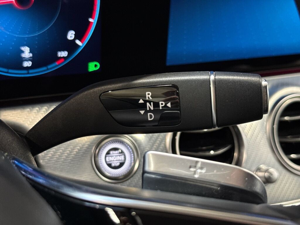 Mercedes-Benz E 2021 Grafiitinharmaa metalliväri