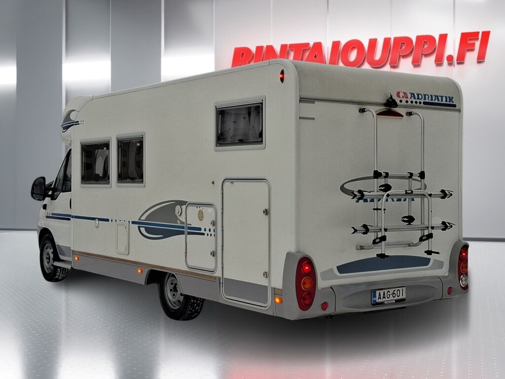Adria Coral Plus 660 SL 2005 Valkoinen
