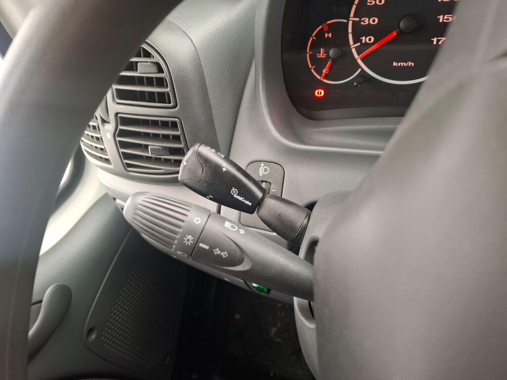 Adria Coral Plus 660 SL 2005 Valkoinen