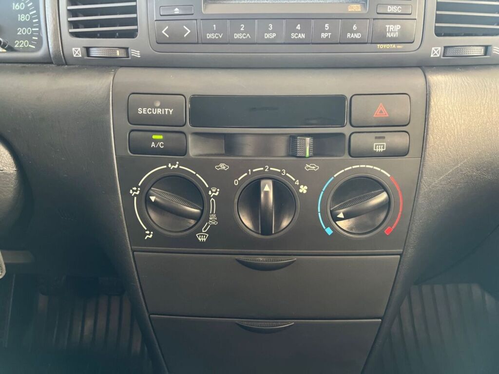 Toyota Corolla 2004 Punainen