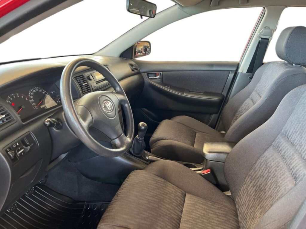 Toyota Corolla 2004 Punainen