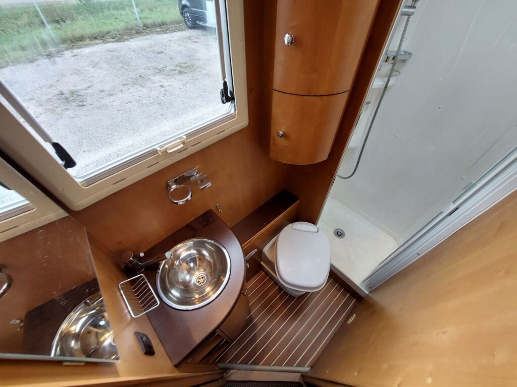 Rapido 7086F 2008 Valkoinen