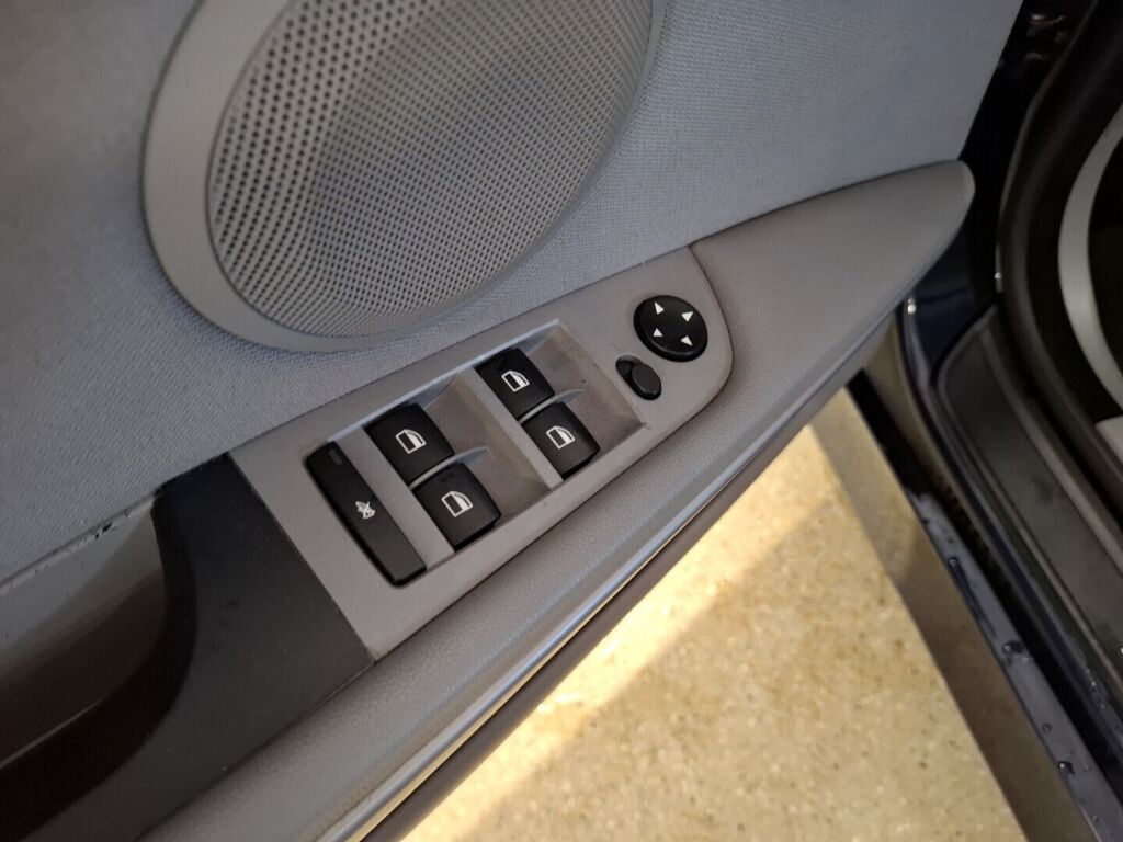 BMW 320 2005 Sininen