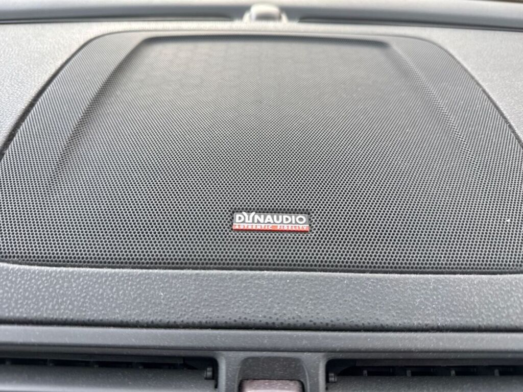 Volvo S40 2008 Musta