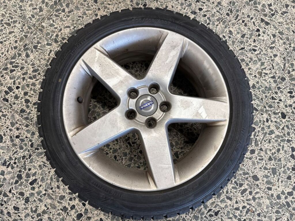 Volvo S40 2008 Musta