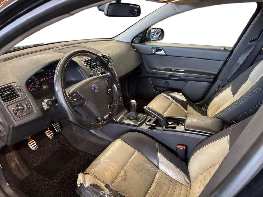 Volvo S40 2008 Musta