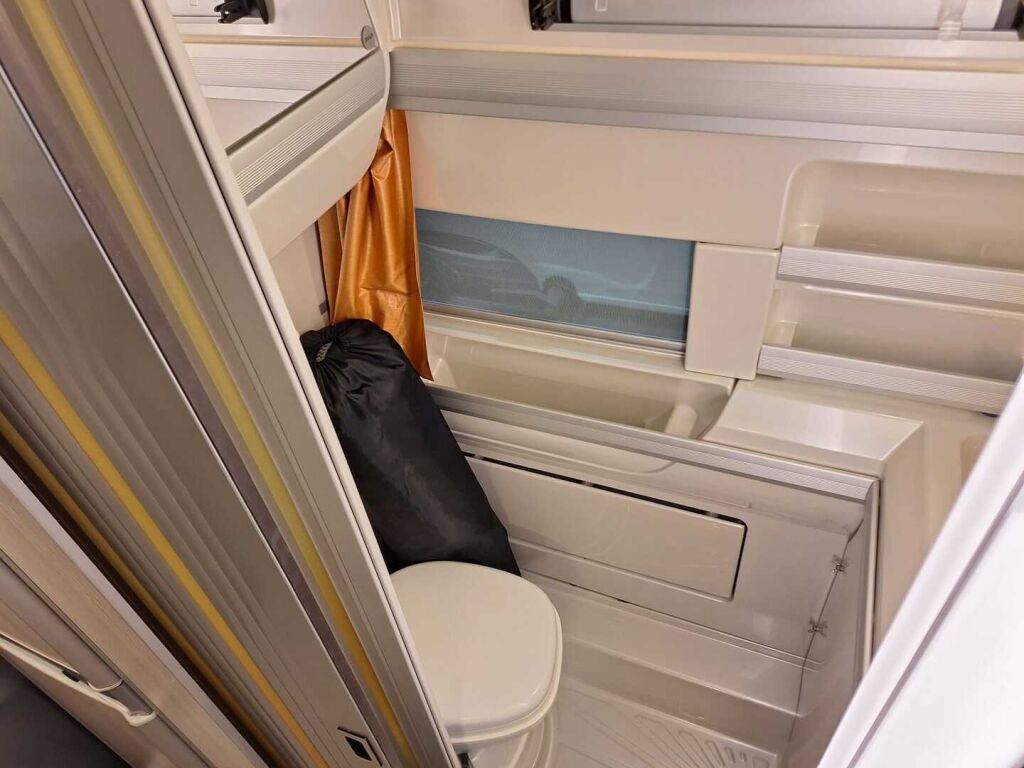 Westfalia James Cook Compact 2009 Valkoinen