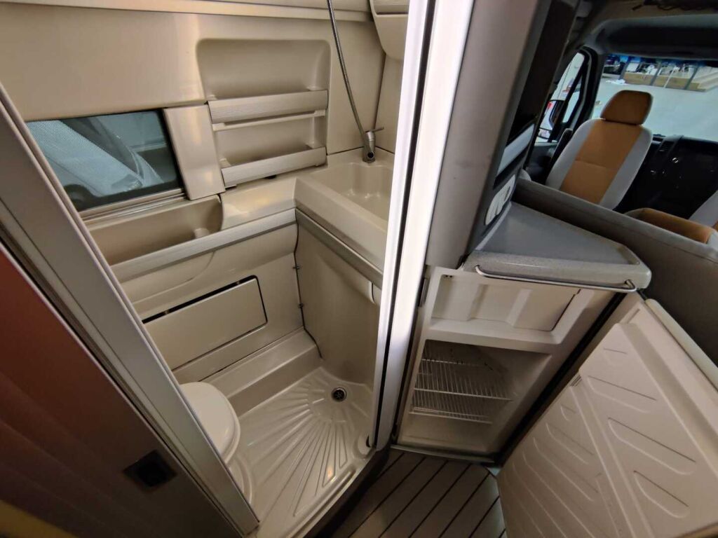 Westfalia James Cook Compact 2009 Valkoinen