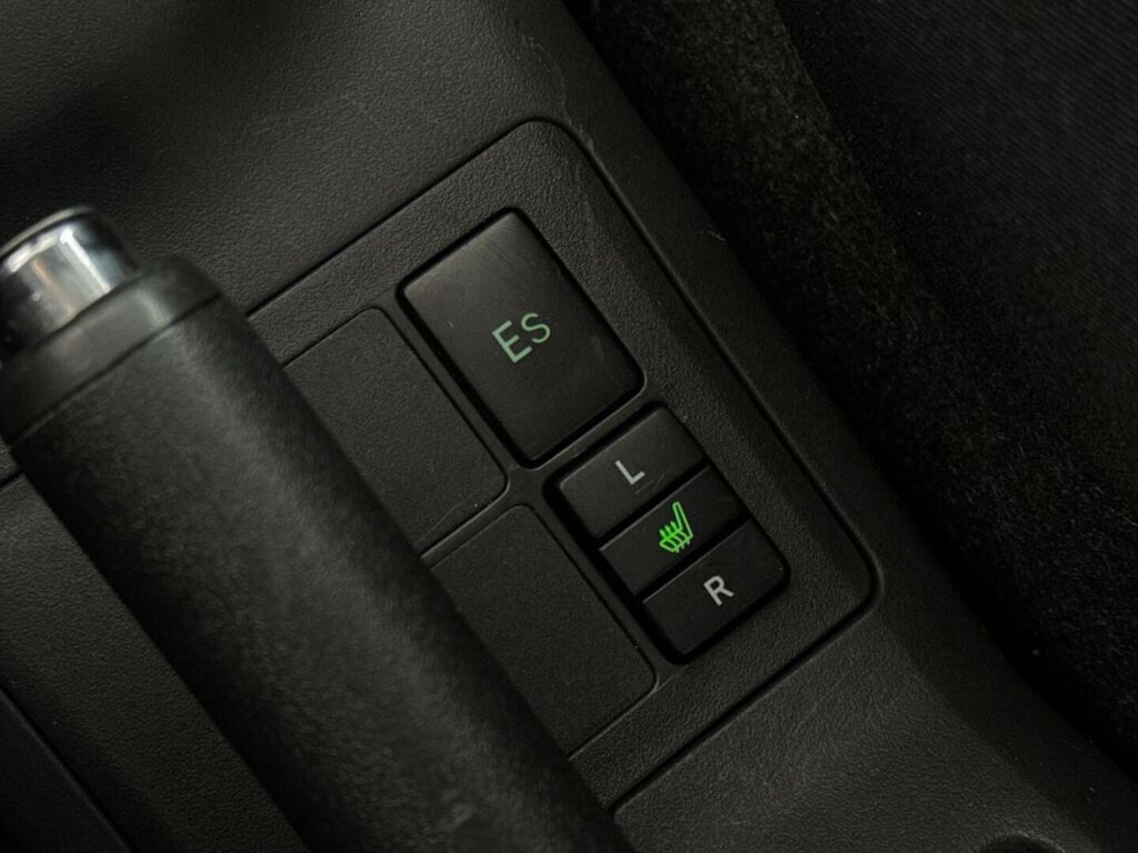 Toyota Yaris 2008 Punainen