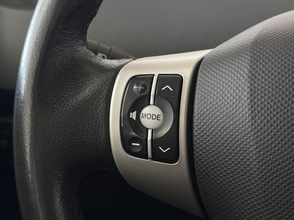 Toyota Yaris 2008 Punainen