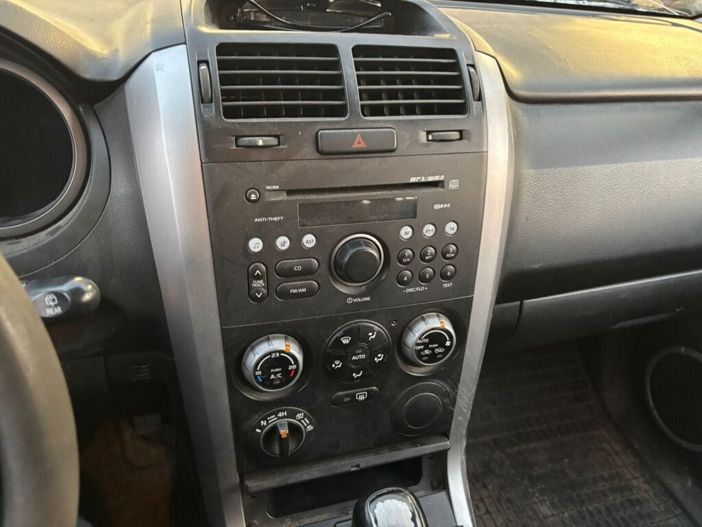 Suzuki Vitara 2006 Harmaa