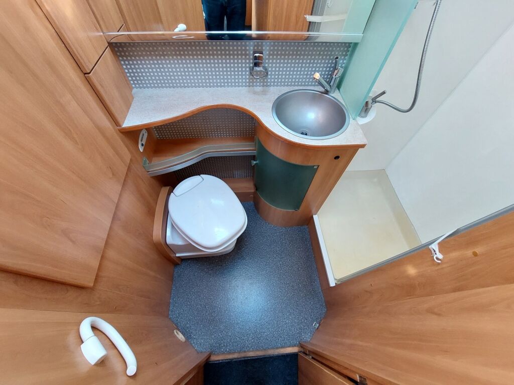 Hymer Tramp TR 676 GT 2006 Sininen