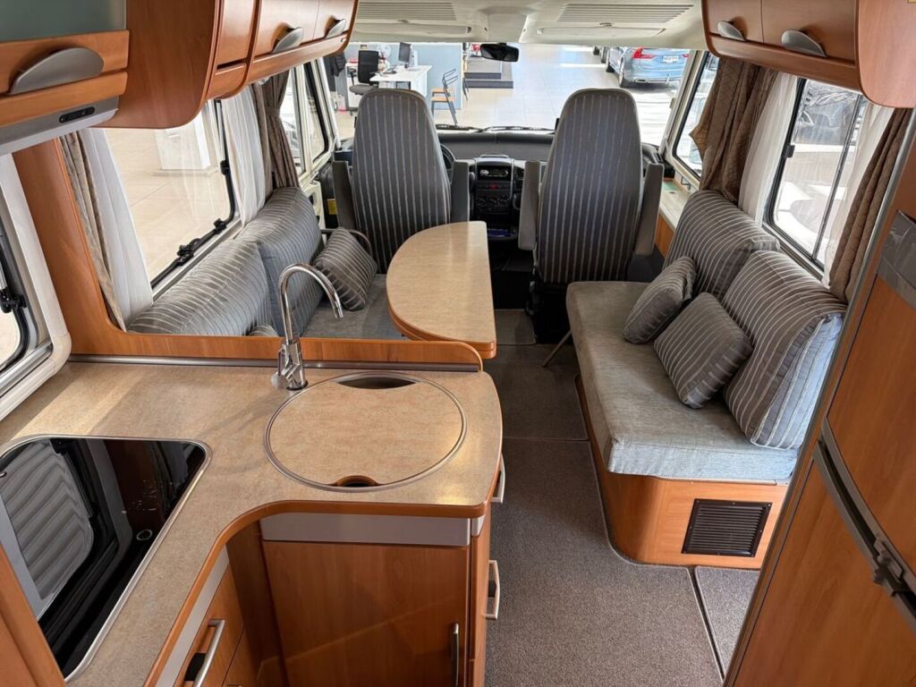 Hymer B 654 2006 Valkoinen
