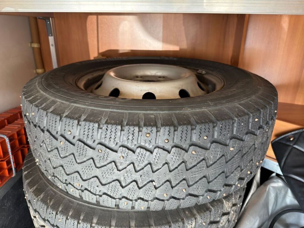 Hymer B 654 2006 Valkoinen