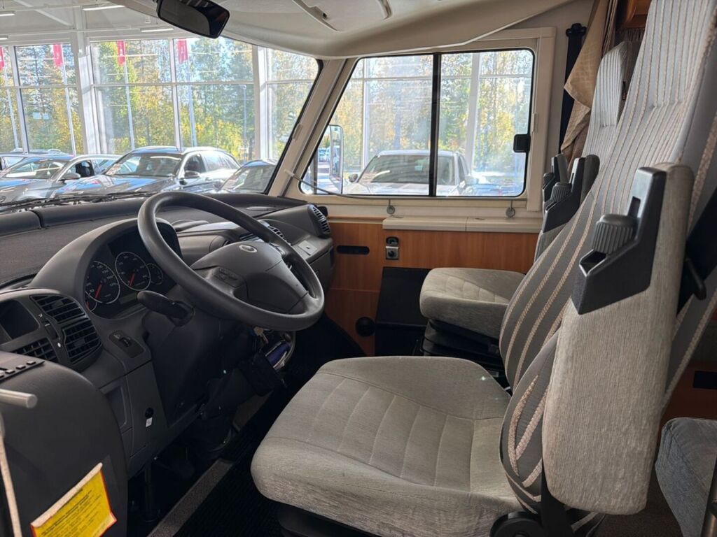 Hymer B 654 2006 Valkoinen