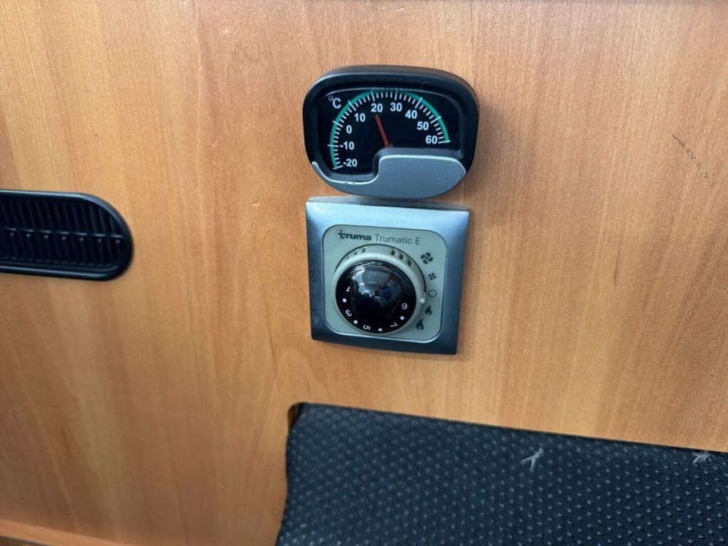 Hymer B 654 2006 Valkoinen