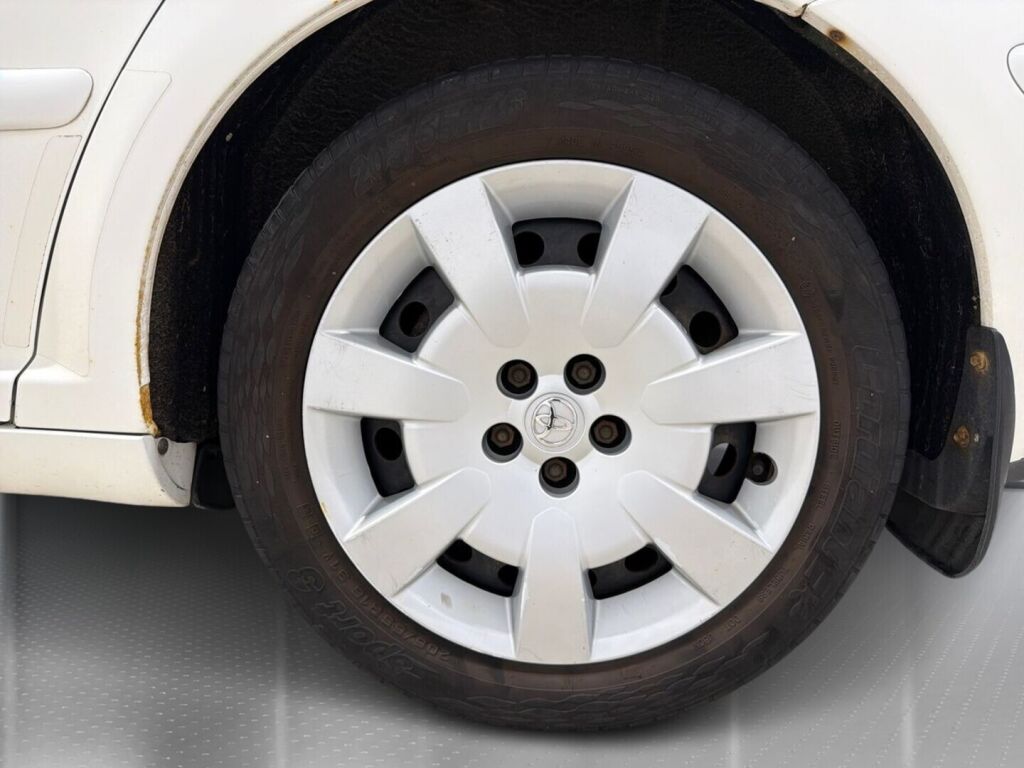 Toyota Avensis 2008 Valkoinen