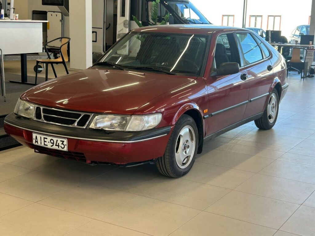 Saab 900 1997 Punainen