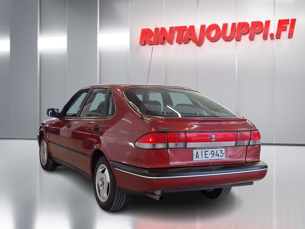 Saab 900 1997 Punainen