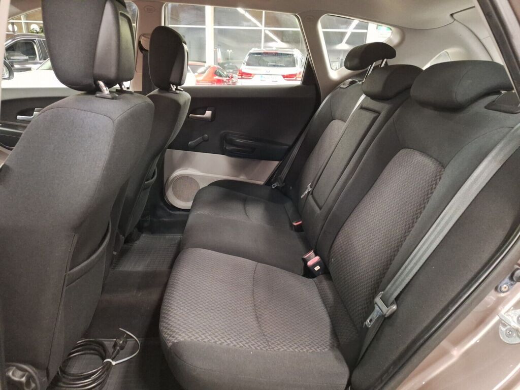 Kia Ceed 2009 Ruskea (beige)