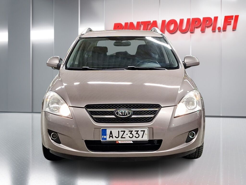 Kia Ceed 2009 Ruskea (beige)