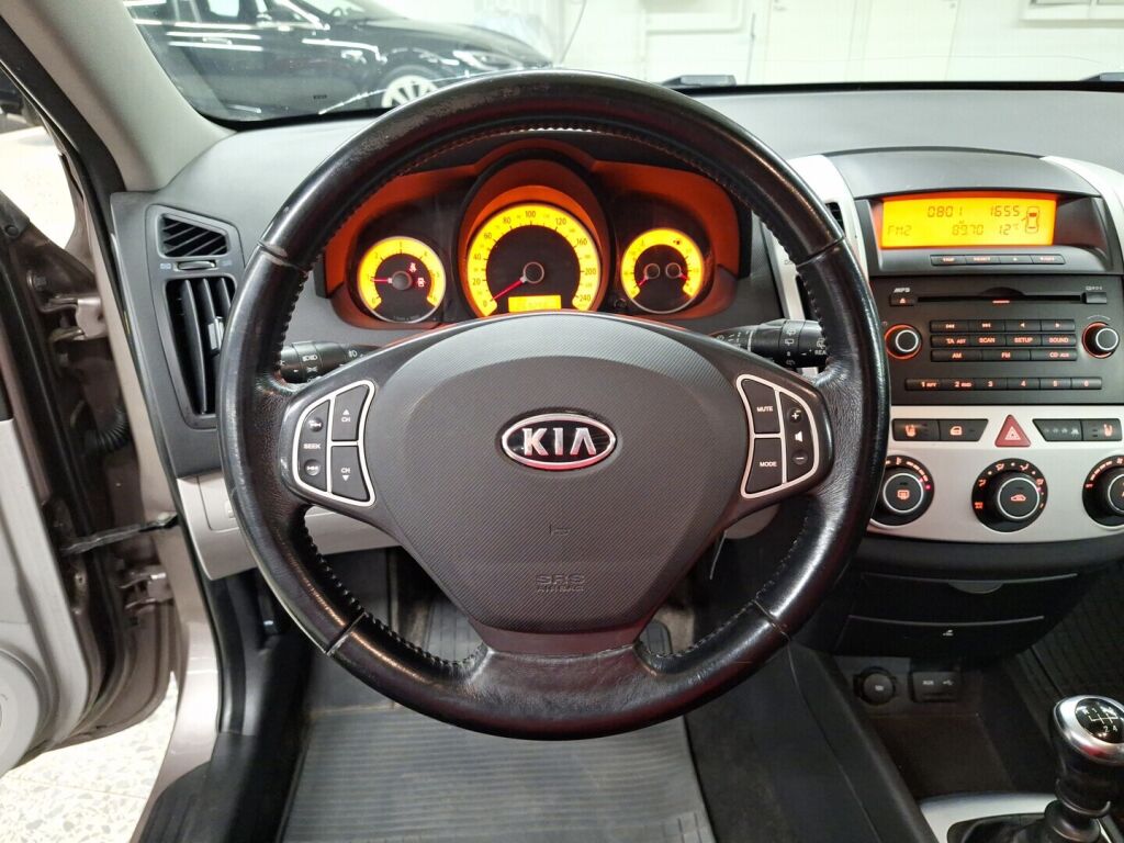 Kia Ceed 2009 Ruskea (beige)