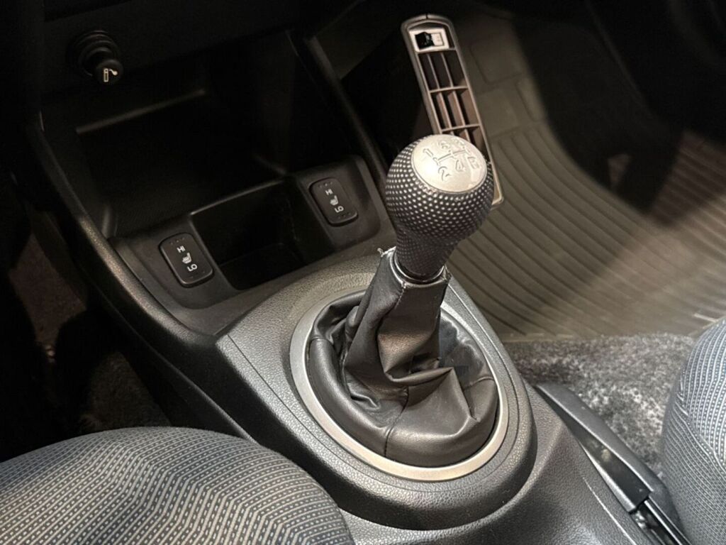 Honda Jazz 2009 Punainen