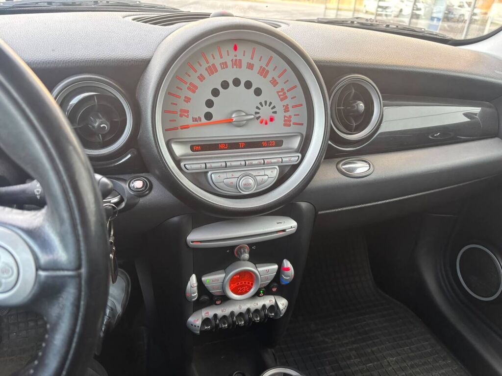 Mini Cooper D 2009 Musta
