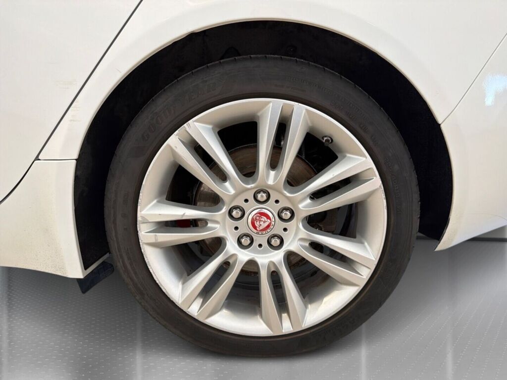 Jaguar XE 2015 Valkoinen