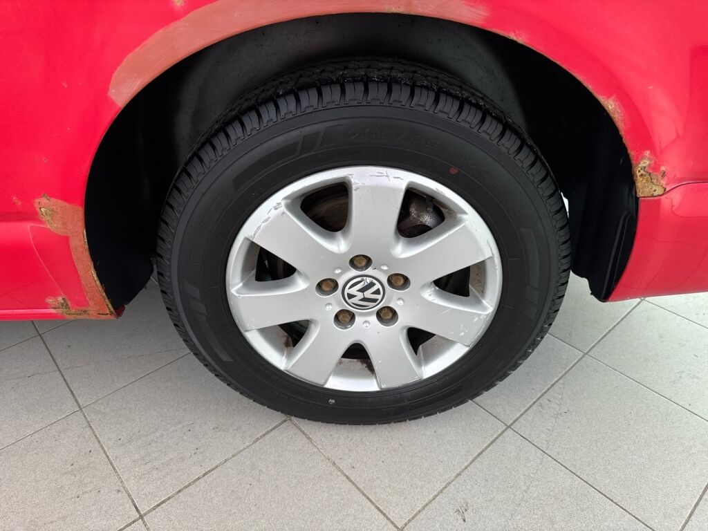 Volkswagen Transporter 2006 Punainen