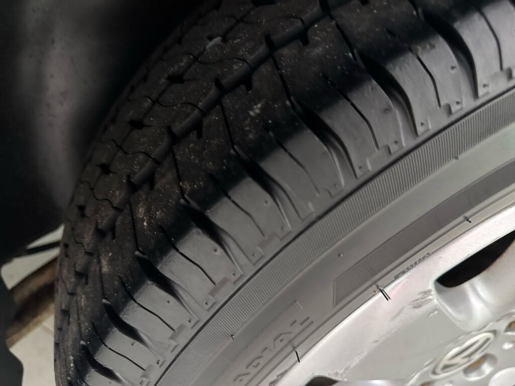 Volkswagen Transporter 2006 Punainen