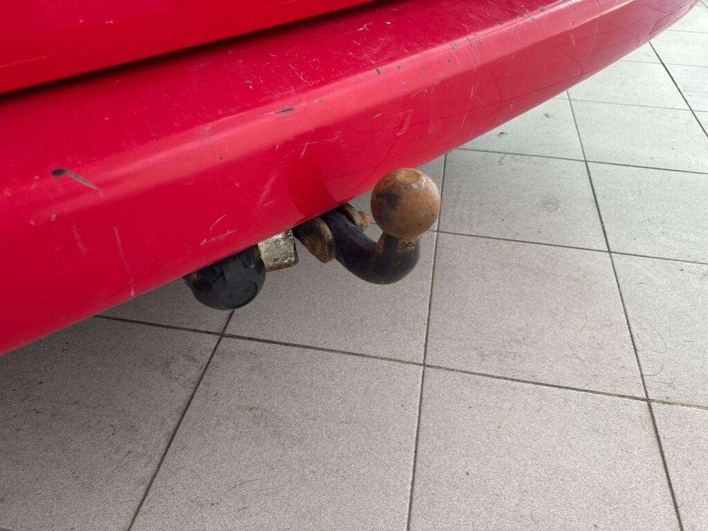 Volkswagen Transporter 2006 Punainen