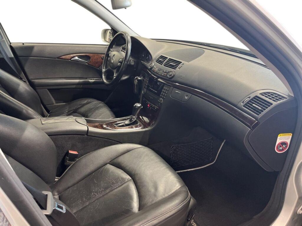 Mercedes-Benz E 2006 Harmaa