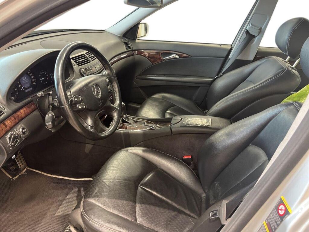 Mercedes-Benz E 2006 Harmaa