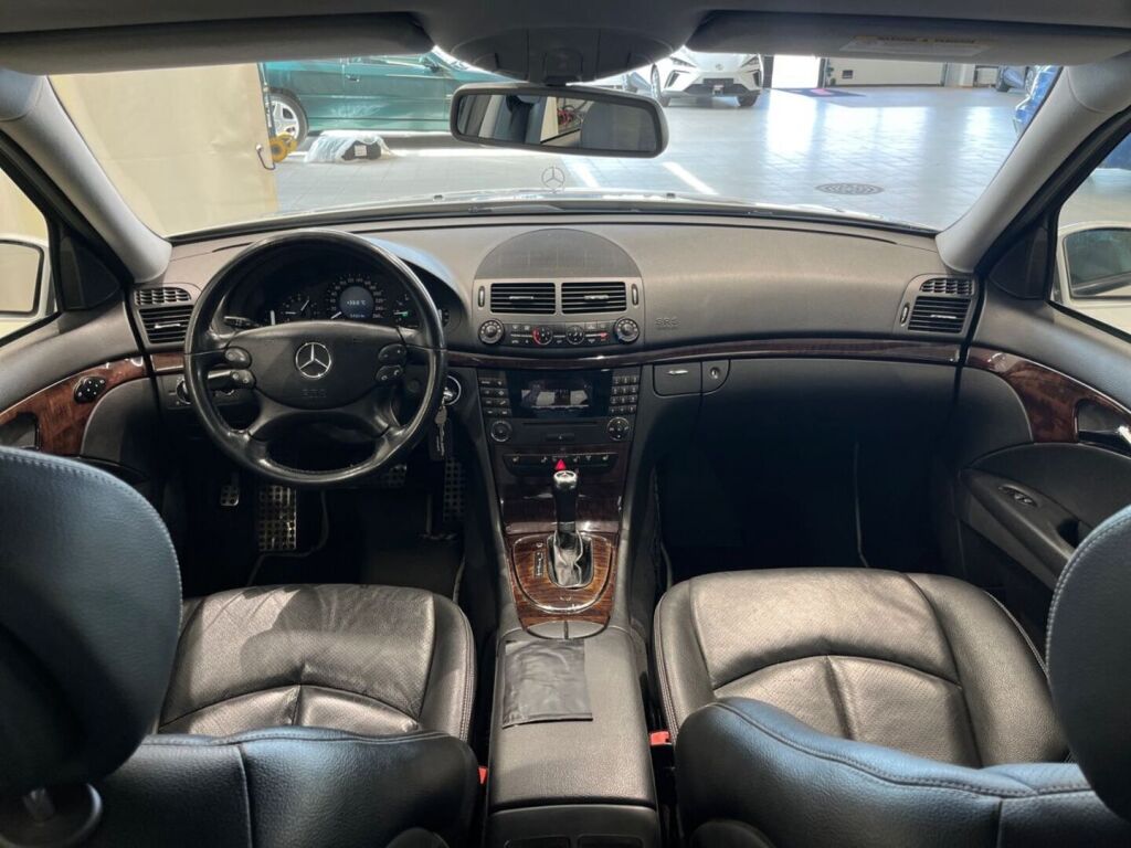 Mercedes-Benz E 2006 Harmaa