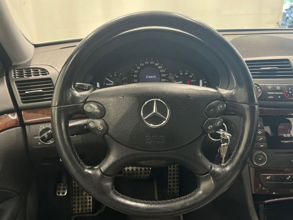 Mercedes-Benz E 2006 Harmaa